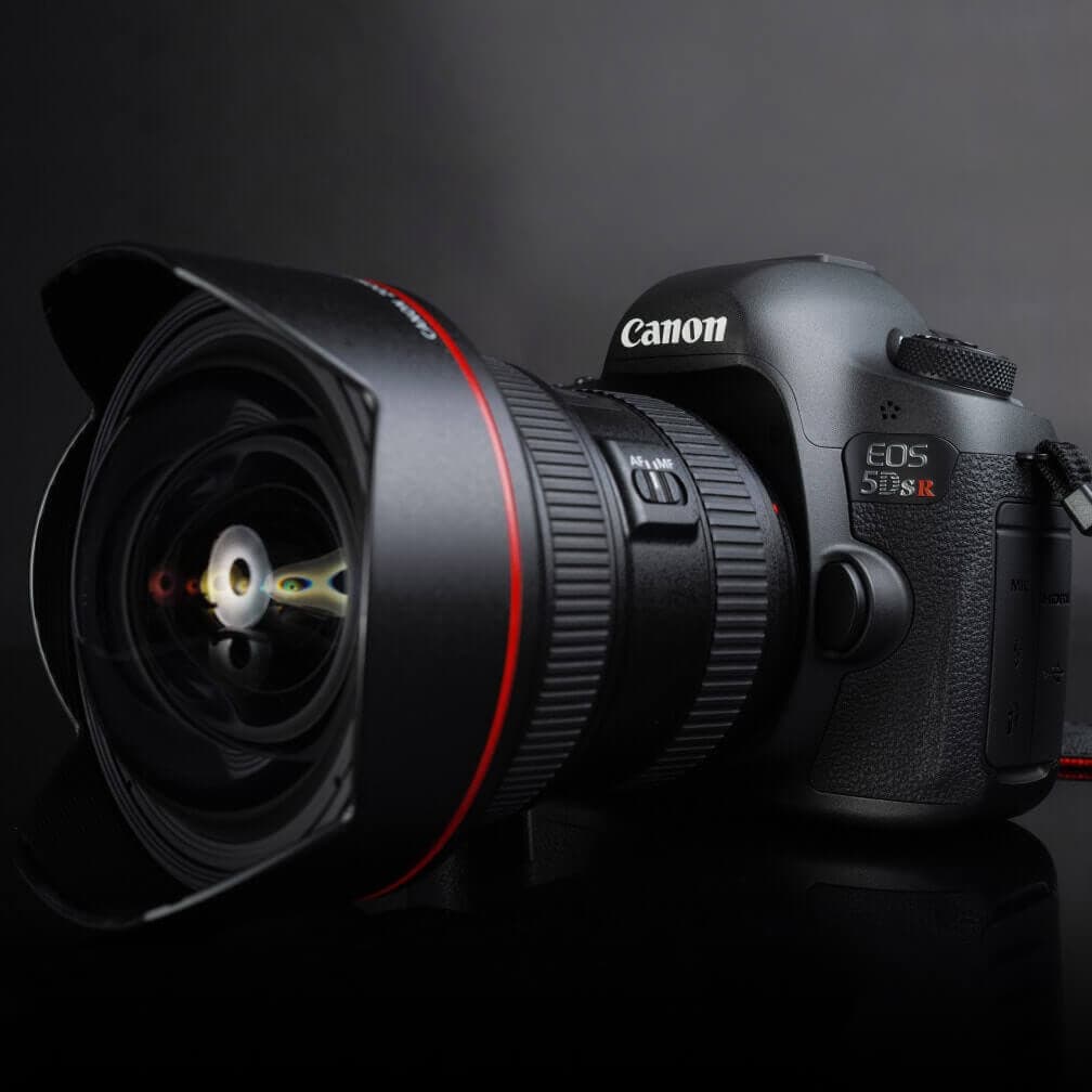 Canon 5DSR camera with a wide lens